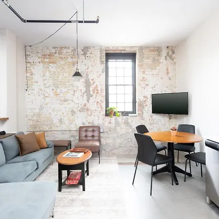 Brewery District 2-Story 2Br Apt Near Fiserv With Rooftop, Gym, And Parking
